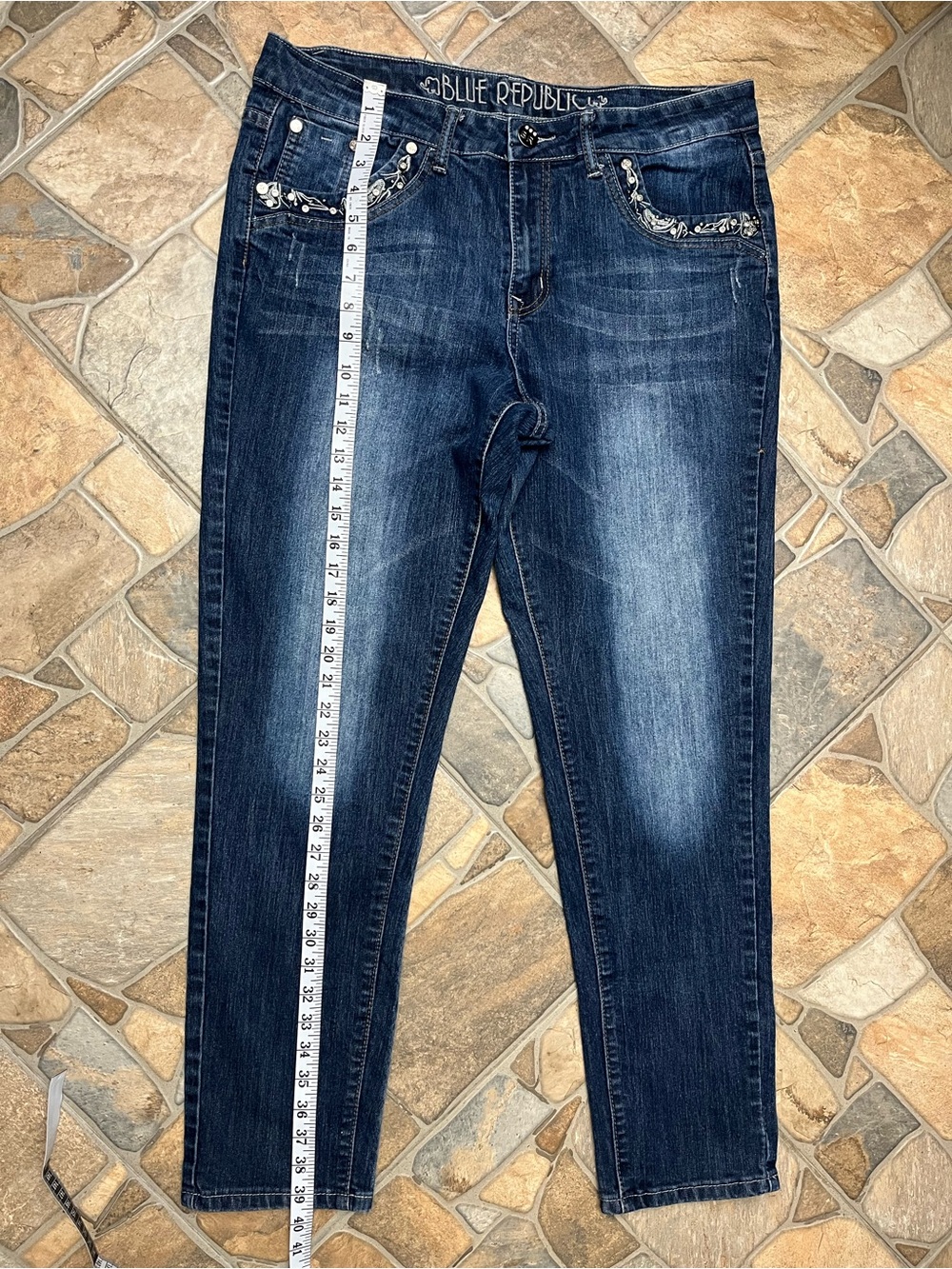 Blue Republic Women’s Straight Leg Jeans in Dark Blue